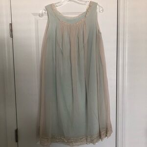 Vintage 1960s Elegant Sleeveless Nightgown with Lace Trim